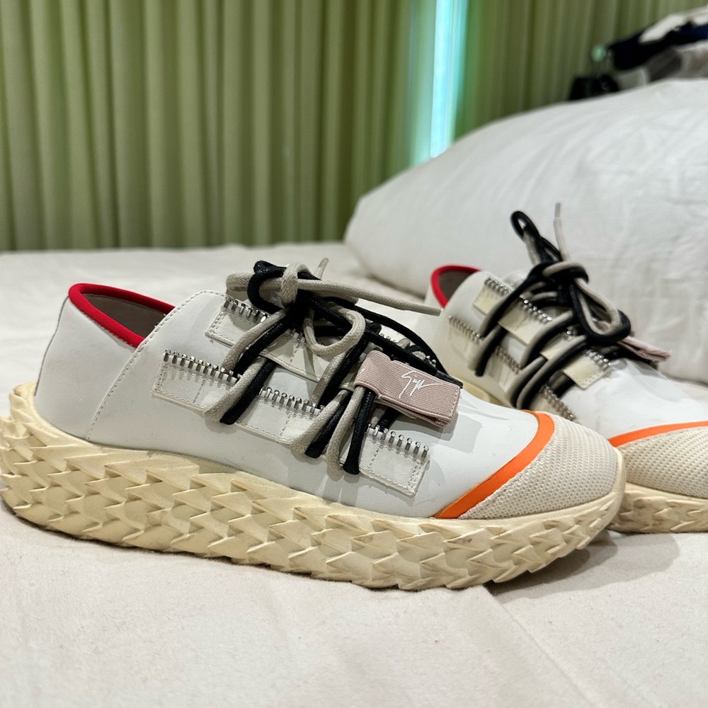 Giuseppe Zanotti off white sneakers.